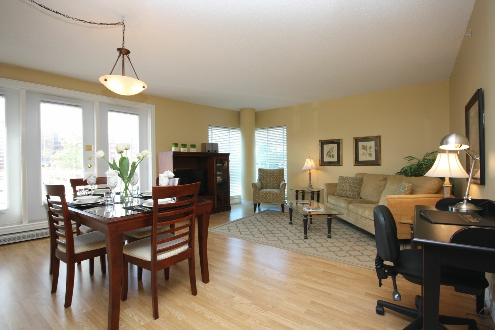 Premiere Suites Moncton Exteriör bild
