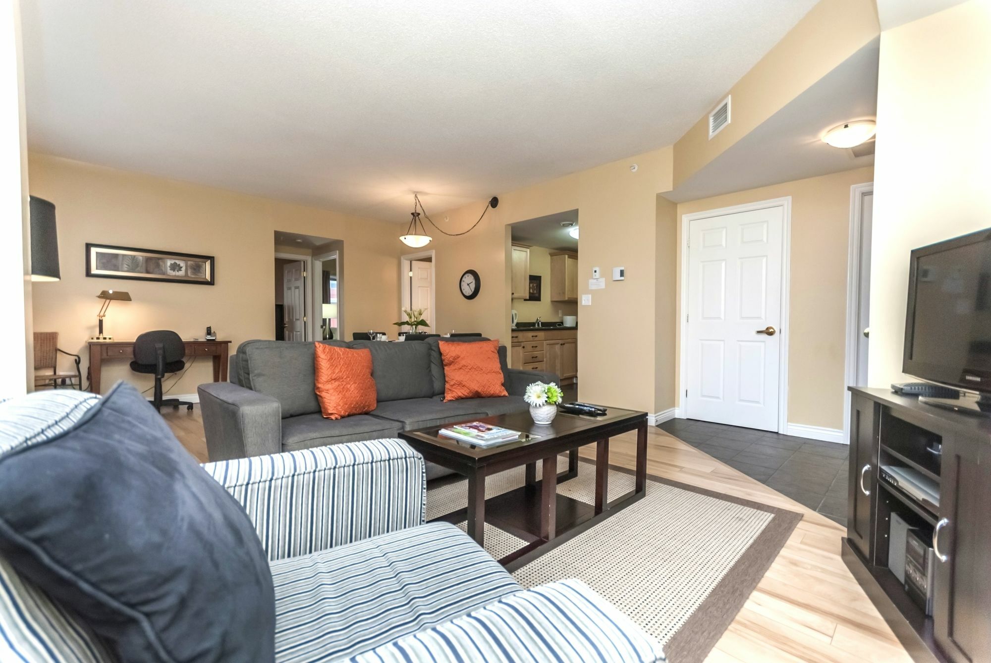 Premiere Suites Moncton Exteriör bild